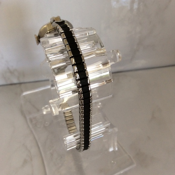 Bulova Ladies Watch - Picture 2 of 11